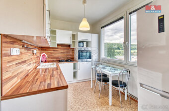 Prodej bytu 2+1, 68 m², OV, Chomutov, ul. Kundratická - 2