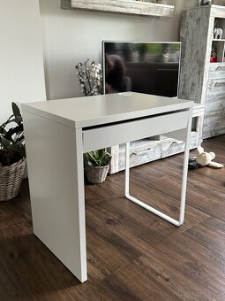 Psací stůl MICKE Ikea - 2