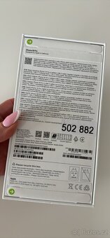 Apple iPhone 16 Pro - 2