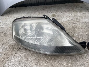 Predni svetla citroen c3 - 2