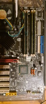 Základní deska ASUS pro AMD socket 754 - 2