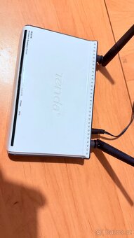 Router Tenda - 2