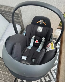 Cybex cloud Z i-Size + otočná základna - 2