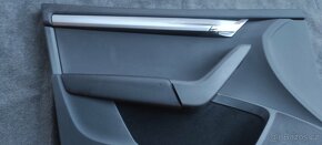 Prodám díly ze dveří Škoda Octavia III levé přední - 2