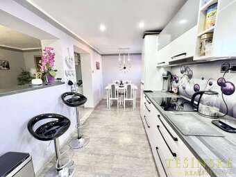 Prodej dvougeneračního rodinného domu se dvěma samostatnými - 2