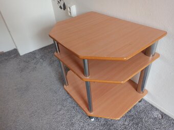 Odkládací stoleček/pod TV - 2