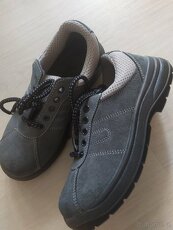 Nová pracovní obuv, vel. 37 - 2