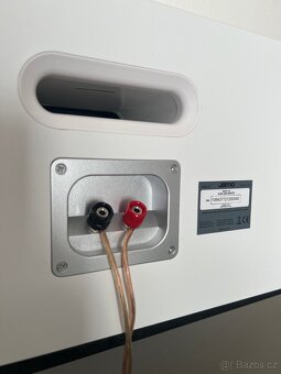 Jamo s83 (center) - 2