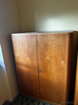 Retro vintage šatní skříň - 2