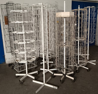 Prodejní otočné stojany - 2