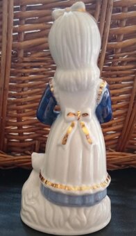 Porcelánová panenka značená - 2