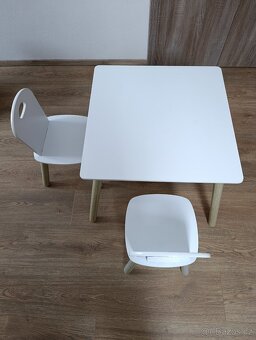 Dětský stůl a židle - 2