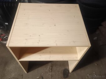 PC stůl a odkladní stolek - 2