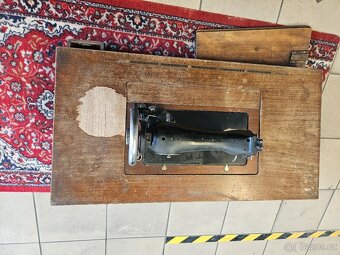 Šicí stroj LADA - 2