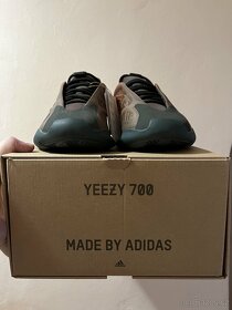 Adidas Yeezy 700 v3 copper fade - 2