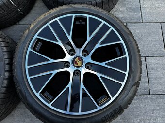 Originál alu kola Porsche Taycan zimní Pirelli - 2