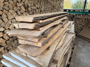 Prodám masivní fošny topol 1,6m3 + jasan - 2