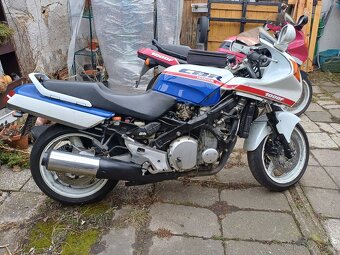 CBR 1000F + 1 na díly POUZE JAKO CELEK - 2
