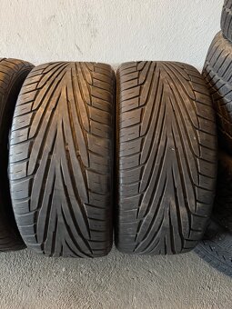 235/45R17 - 2