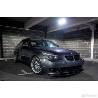 Lipo pod nárazník na BMW E60 E61 MAXTON D. - 2