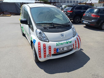Peugeot iOn - 2
