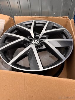 ORIG.VW TOUAREG R20 R-line BRAGA 5x112 TOUAREG R-line R20 - 2