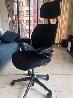 Kancelářská židle HUMANSCALE Freedom (PC 35000,-) - 2
