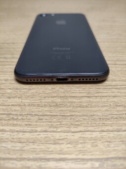 📱 iPhone 8 – 64 GB, funkční, prasklý displej + dárek - 2