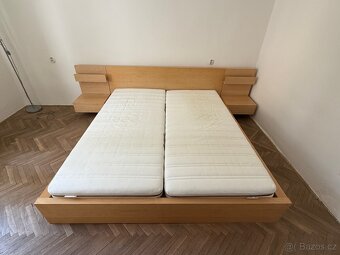 Postel IKEA Malm, 200x180cm, noční stolky, matrace - 2