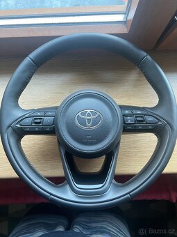 Toyota Yaris multifunkční volant - 2