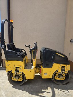 Tandemový vibračný valec Bomag BW 80 AD-5
Bomag BW 80 AD-5 - 2