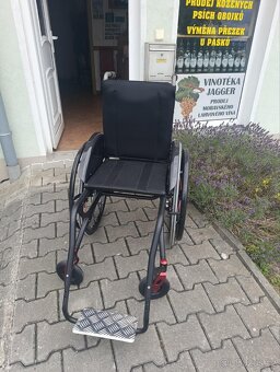 Odlehčený invalidní mechanický vozík - 2