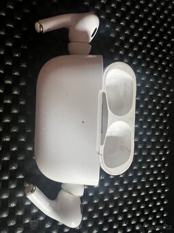 Apple AirPods Pro 2023 / USB-C - 2