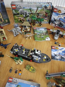 Velký mix lego Jurassic world ( 7 setů) - 2