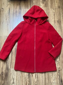 Červený podzimní kabát Esprit (vel. 40/42) - 2