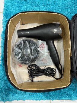 Horkovzdušný fén Remington - 2