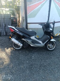 Prodám skůtr YAMASAKI 125 ccm. - 2