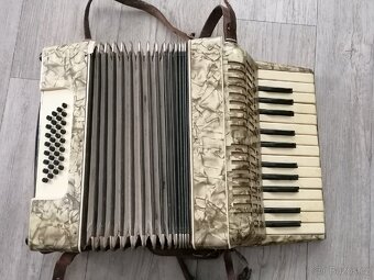 Akordeon zn. Weltmeister, harmonika, heligonka - 2