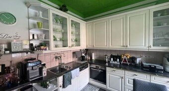 Venkovská vestavěná kuchyně se spotřebiči,5657 - 2