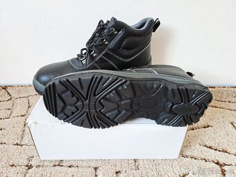 Pracovní boty vel. 9 - 2