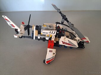 Lego technic - helikoptéra a letoun 2v1 - 2