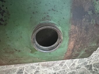 Palivová nádrž - 2