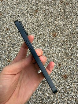 IPhone 14 - baterie 100% - 2