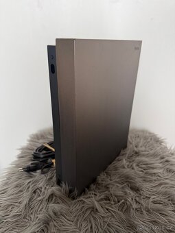 XBOX ONE X 1TB GOLD LIMITED EDICE - 2