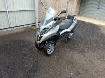 Piaggio mp3 250 LT CZ doklady v ceně +nový kufr šedá 2 - 2