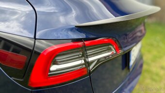 Tesla 3 Performance: 393 kW Refresh 2022. Skvělý stav. - 2