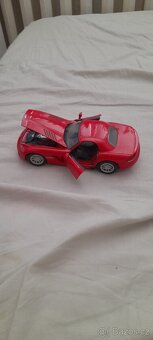 Dodge viper srt/10 2003 motor max 1/24 - 2