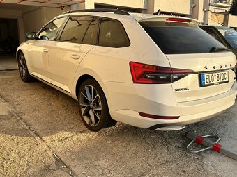 Skoda superb iV sportline ,black ,full naj 79 tkm - 2