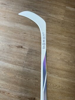 Hokejka Bauer PROTO R WHITE pravá, P28 i P92, flex 70, 77 - 2