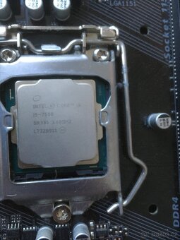 GigaByte B250M D2V + Intel i5 7500 + 16 GB RAM - 2